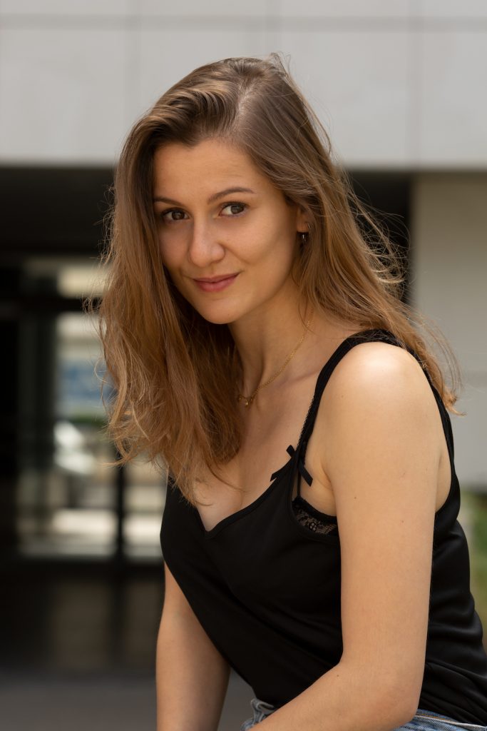 Photographe-portrait-femme-exterieur-portraitiste